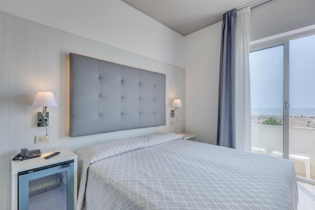 Hotel Garni' Serena Caorle Kültér fotó