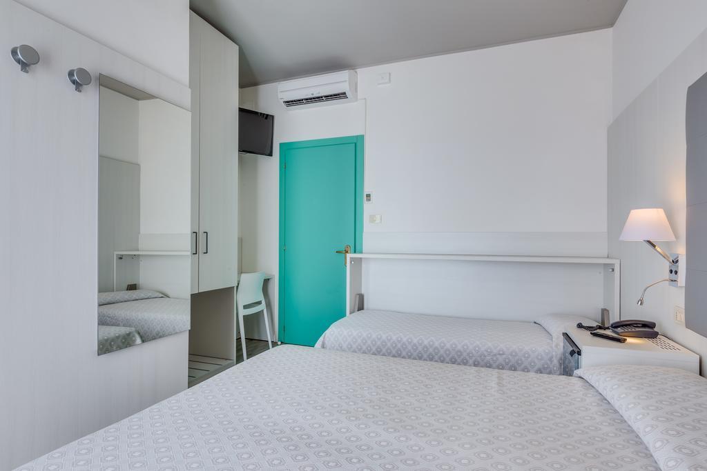 Hotel Garni' Serena Caorle Kültér fotó