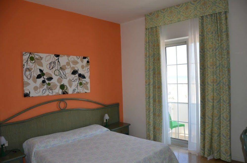 Hotel Garni' Serena Caorle Kültér fotó